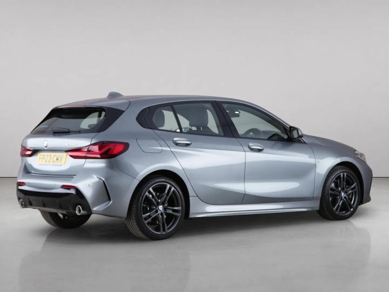BMW 1 Series thumbnail Rear Right