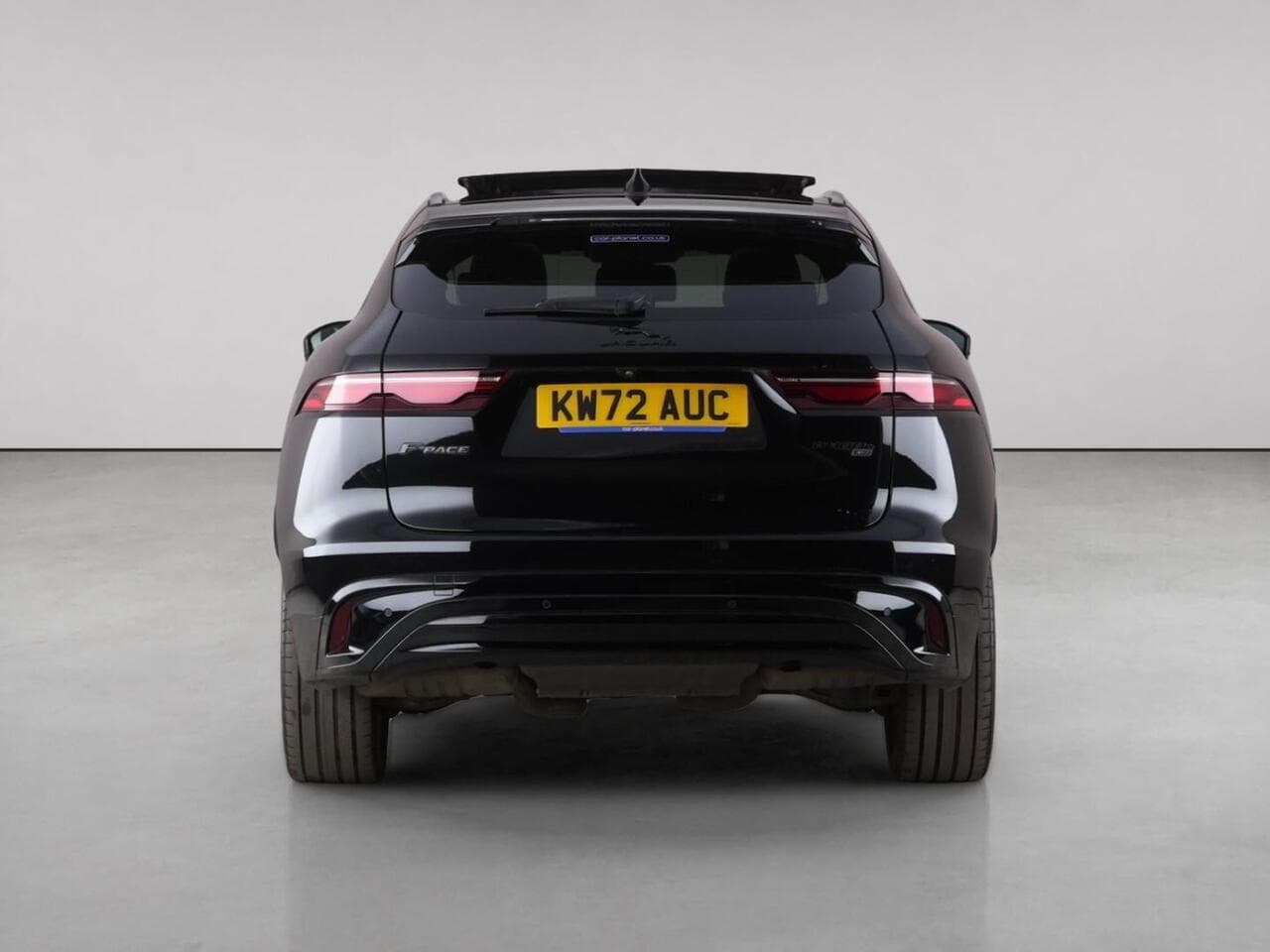 Jaguar F-PACE thumbnail Rear