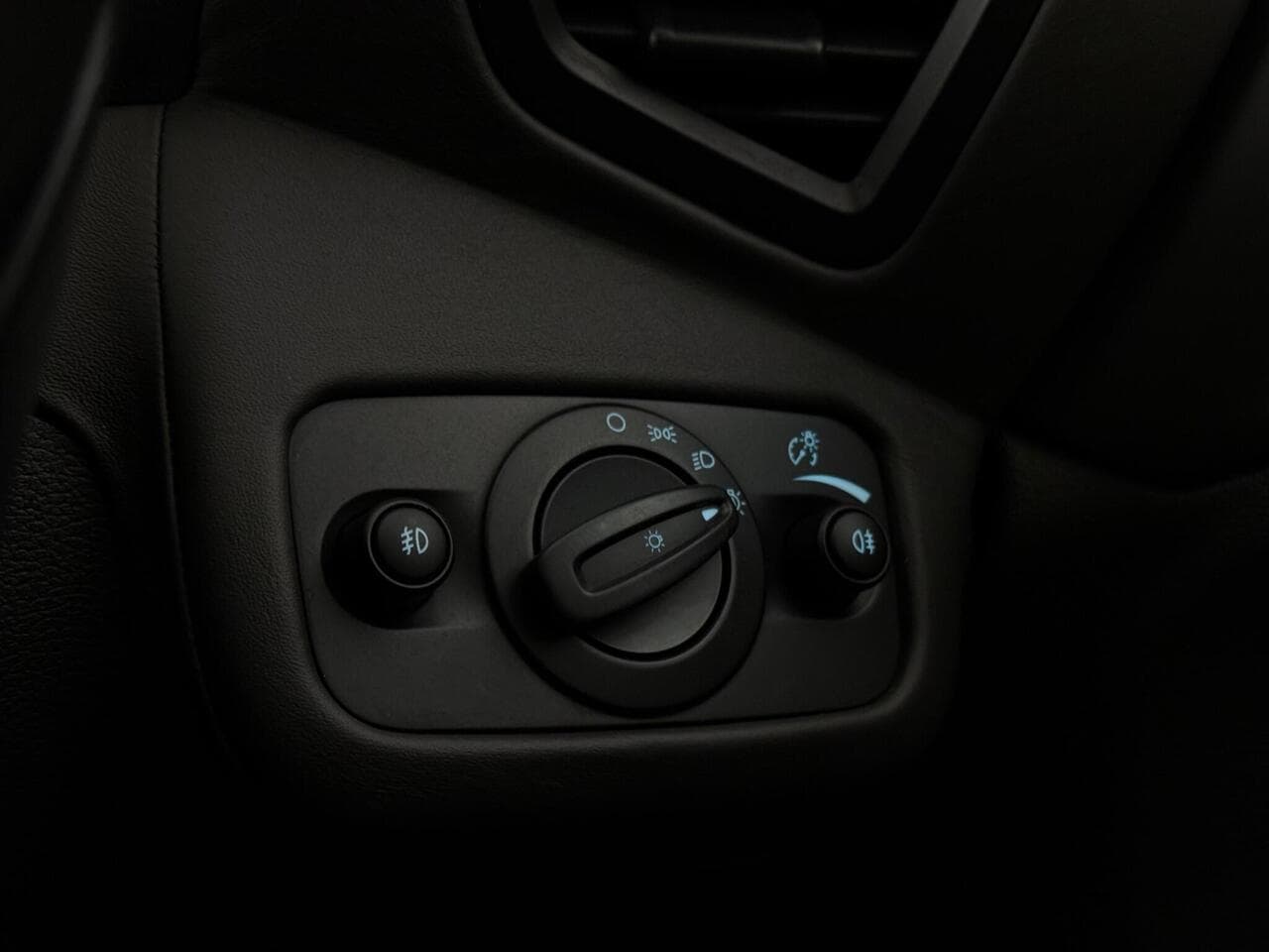 Ford Kuga thumbnail Misc Controls