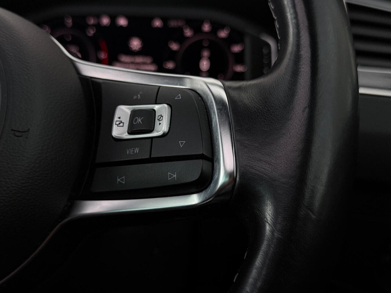 Volkswagen Tiguan thumbnail Misc Controls