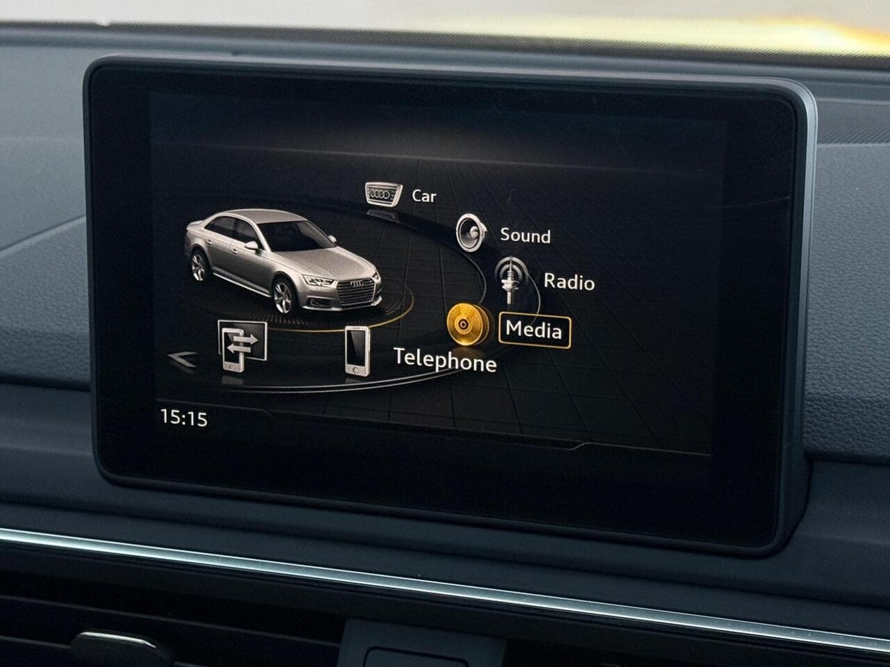 Audi A4 thumbnail Infotainment System