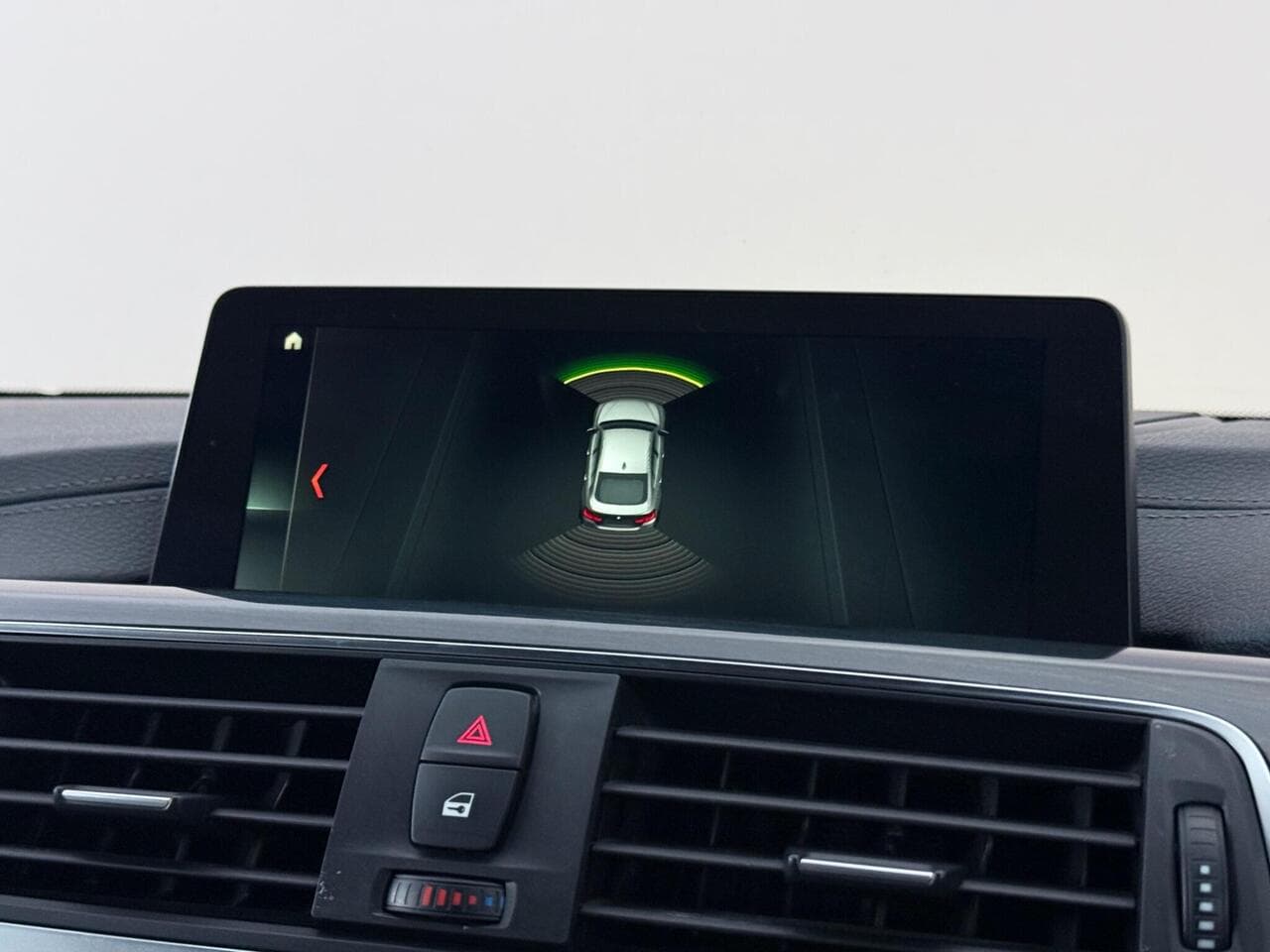 BMW 4 Series Gran Coupe thumbnail Infotainment System