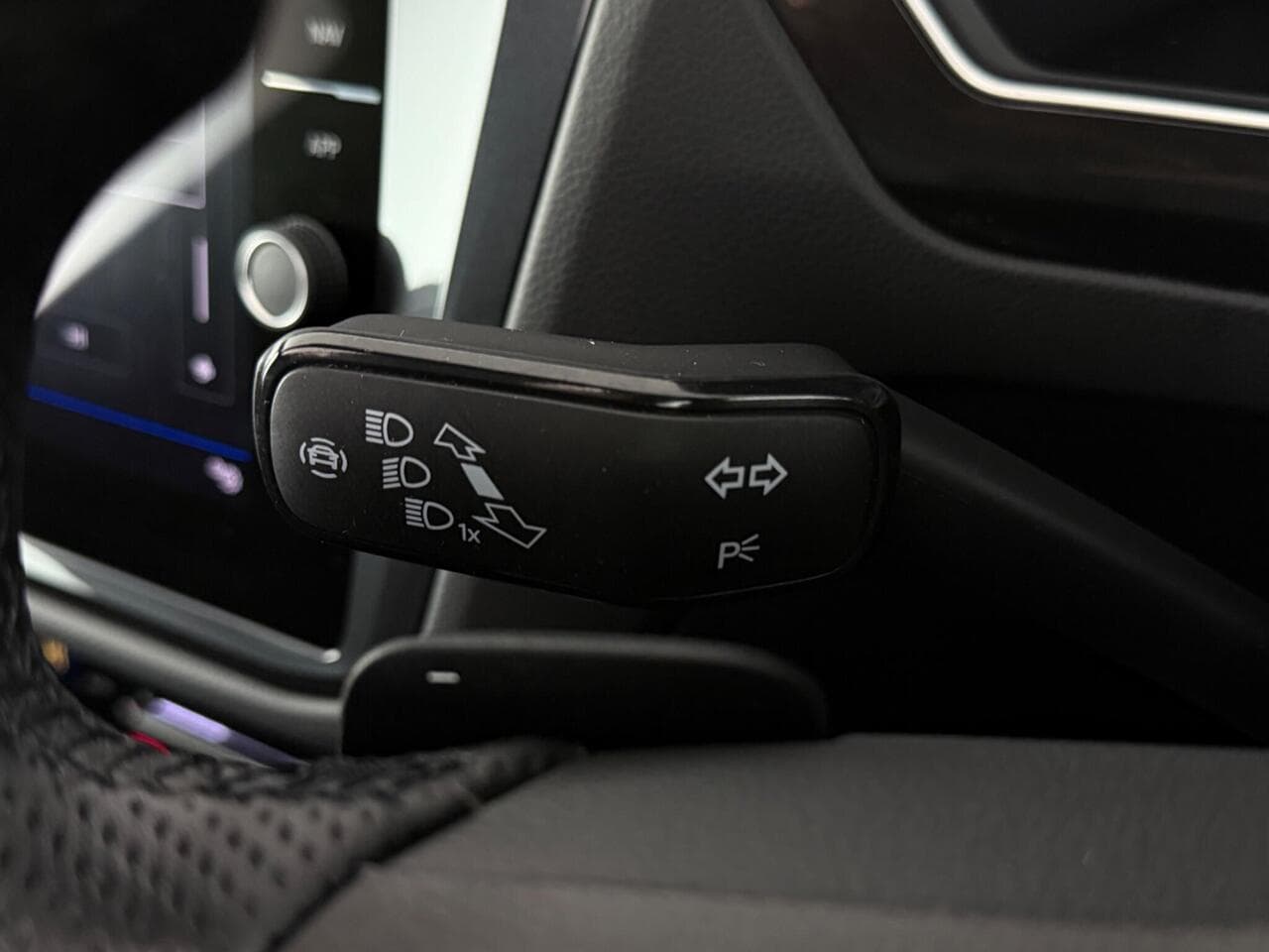 Volkswagen Tiguan thumbnail Misc Controls