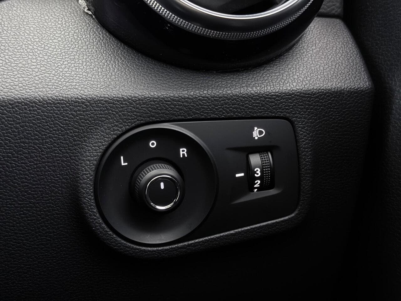 MG MG ZS thumbnail Misc Controls