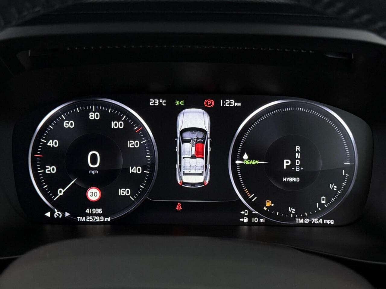 Volvo XC40 thumbnail Driver Instruments