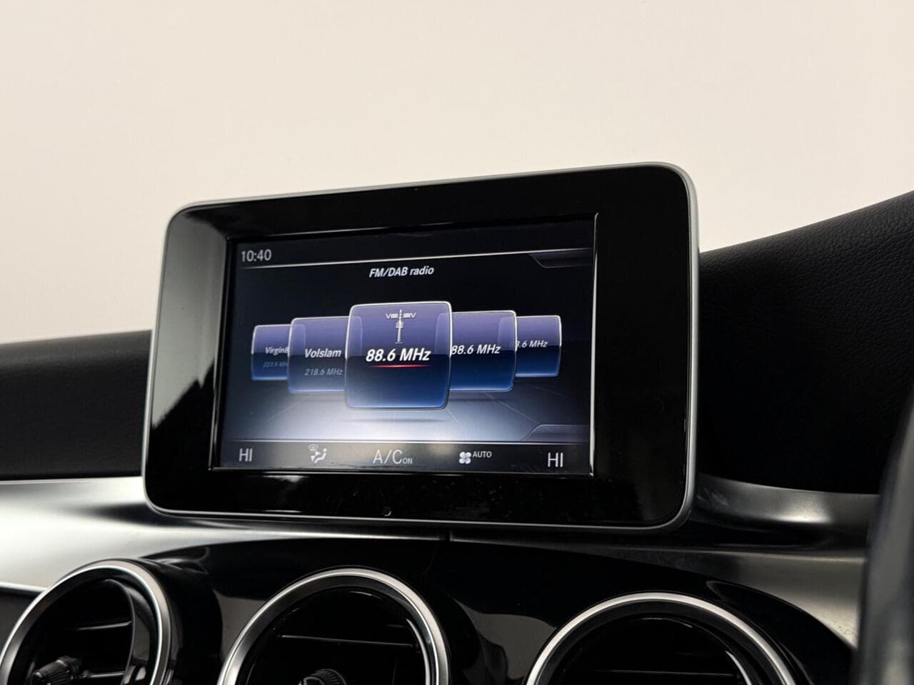 Mercedes-Benz C Class thumbnail Infotainment System