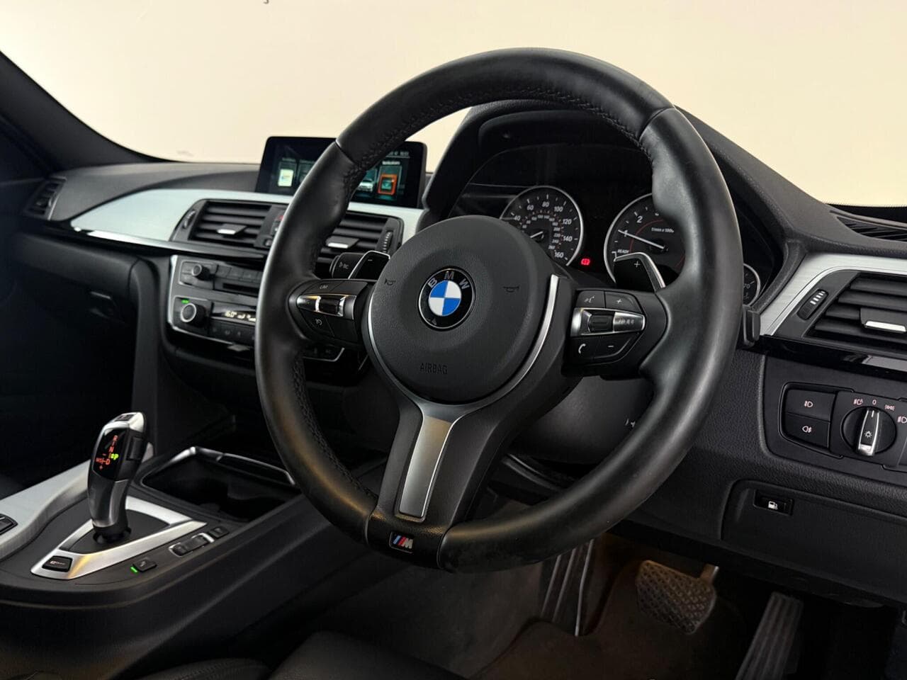 BMW 3 Series thumbnail Steering Wheel