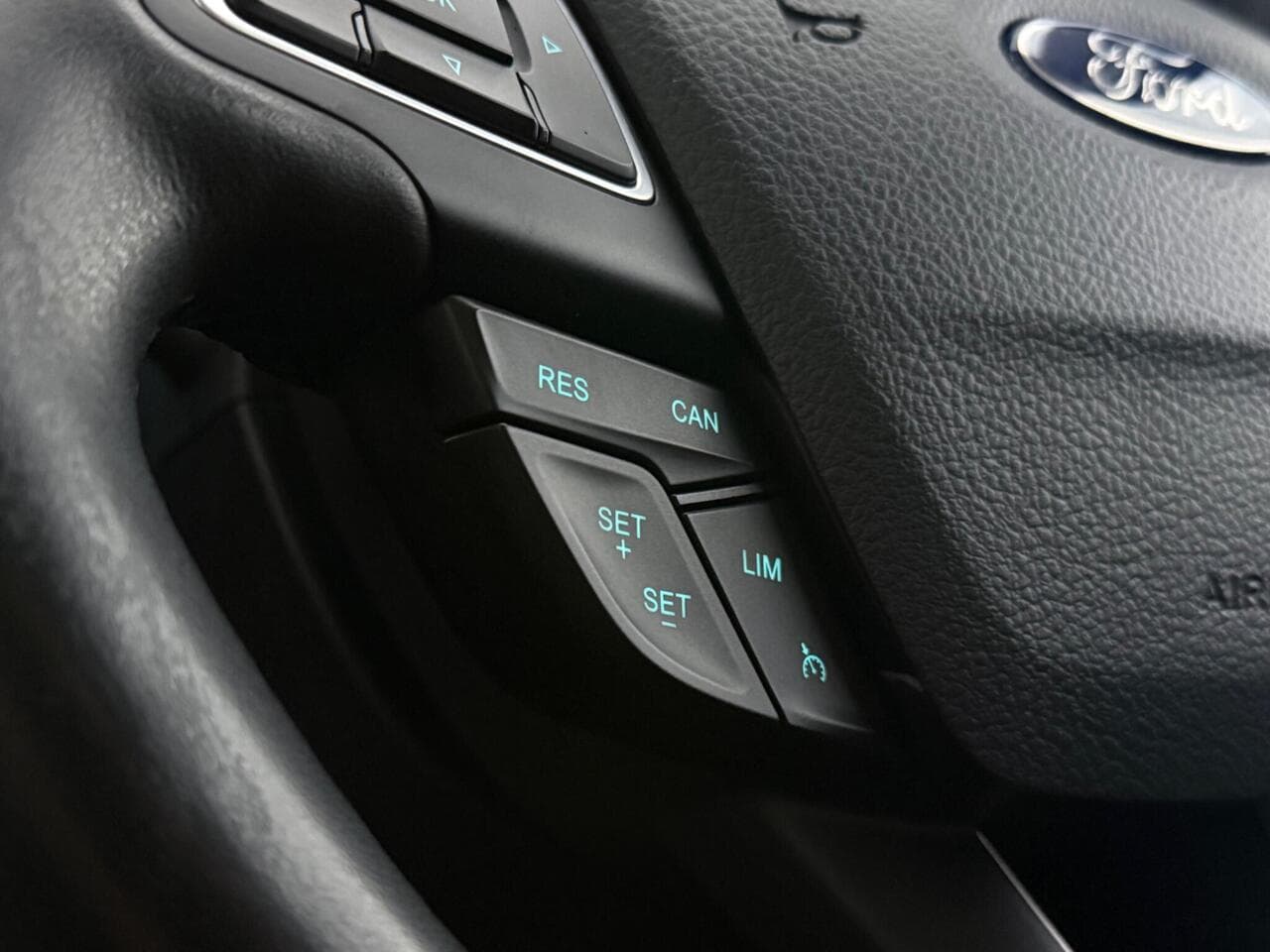 Ford Kuga thumbnail Misc Controls