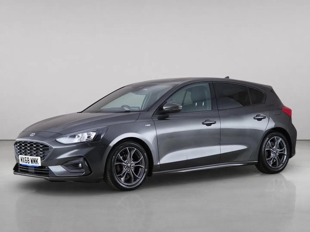 Ford Focus thumbnail Front Left