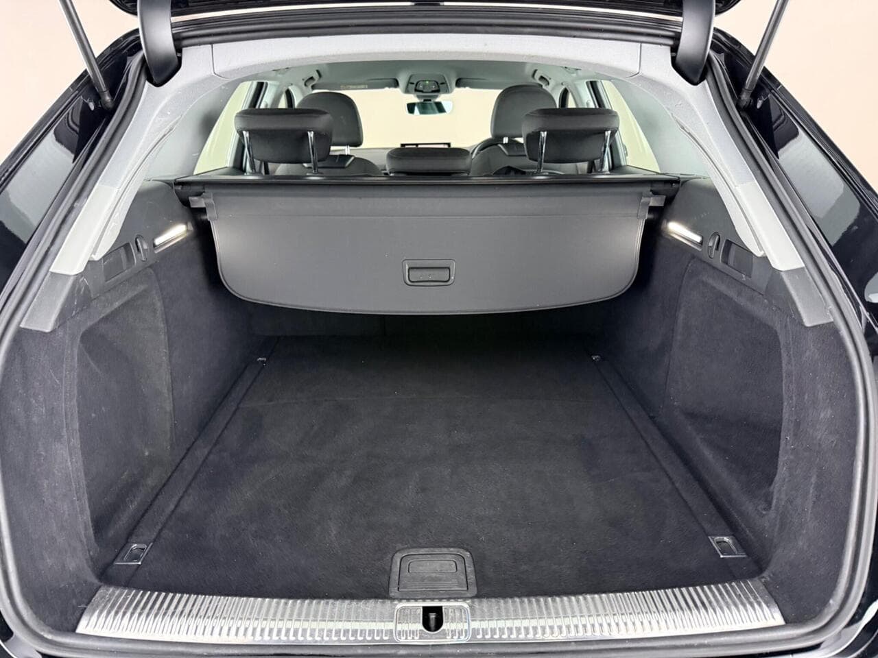 Audi A4 Avant thumbnail Boot