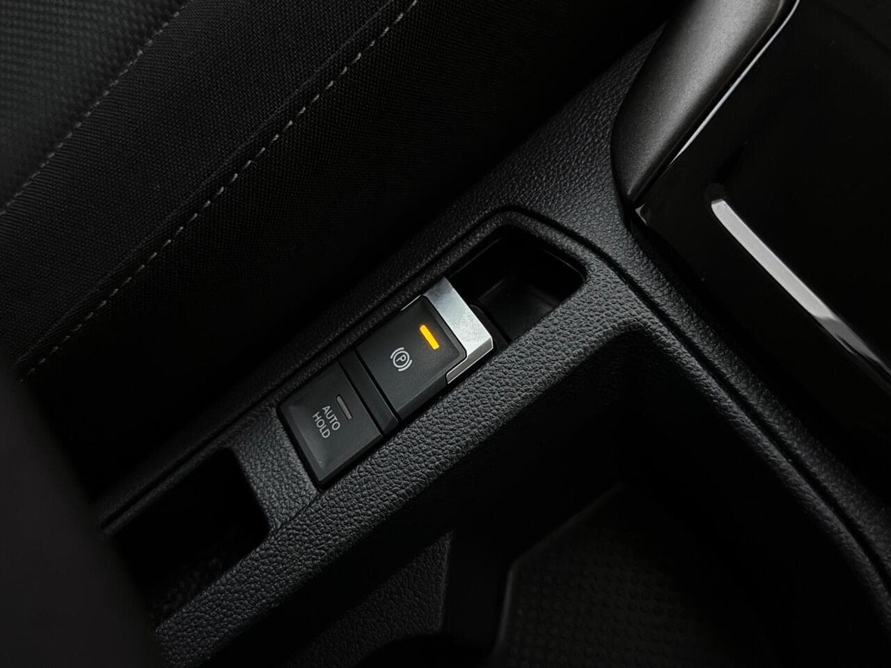 Volkswagen T-Roc thumbnail Misc Controls