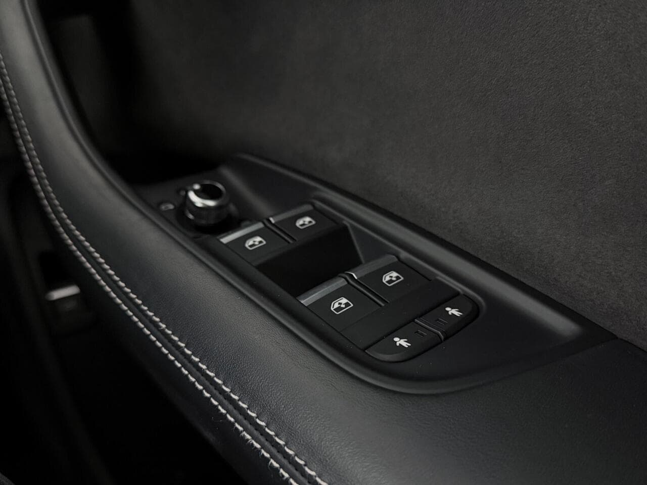 Audi Q7 thumbnail Misc Controls