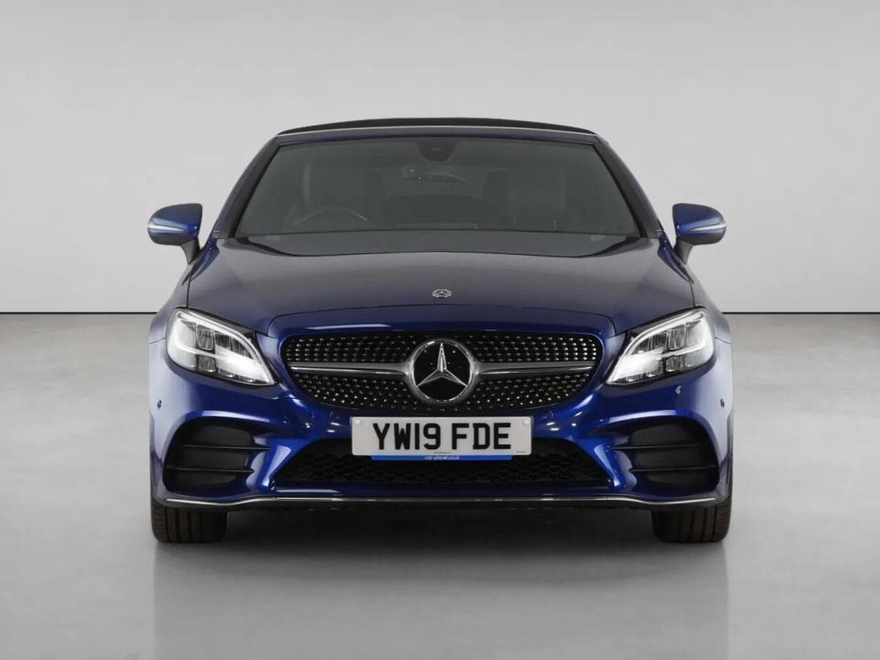 Mercedes-Benz C Class thumbnail Front