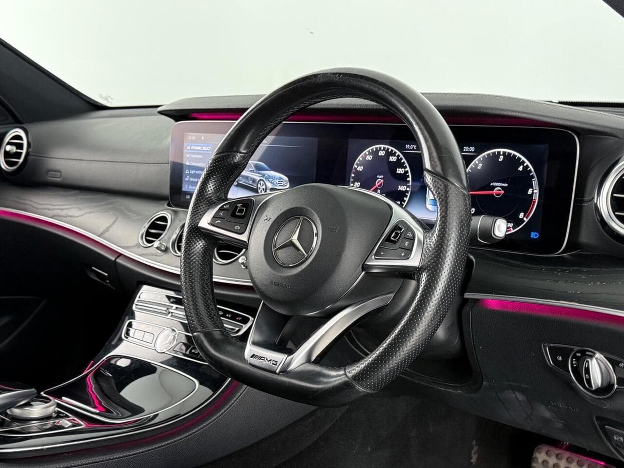 Mercedes-Benz E Class thumbnail Steering Wheel