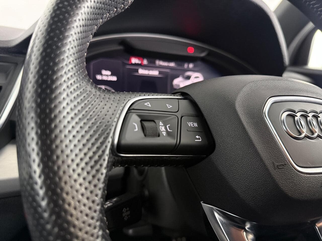 Audi Q5 thumbnail Misc Controls