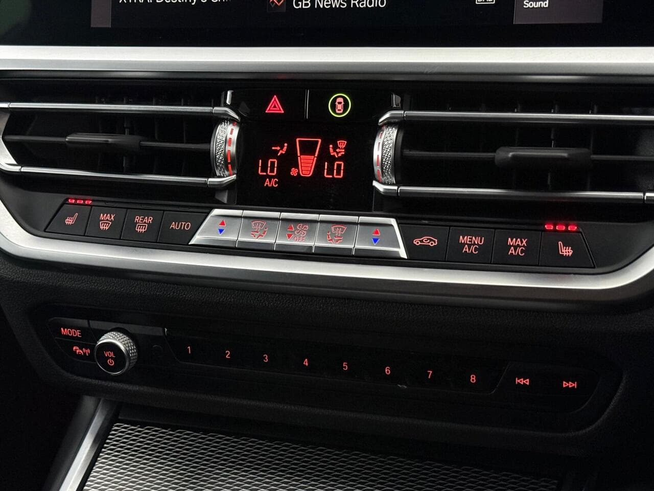 BMW 3 Series thumbnail Infotainment System