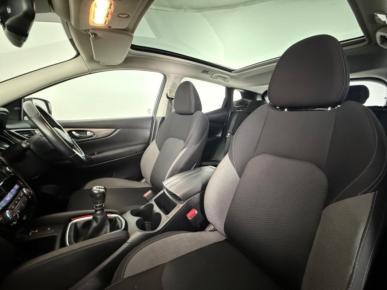 Nissan Qashqai thumbnail Seat Front Passenger