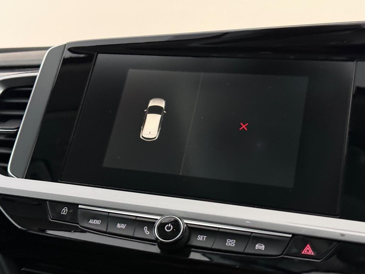 Vauxhall Grandland thumbnail Infotainment System