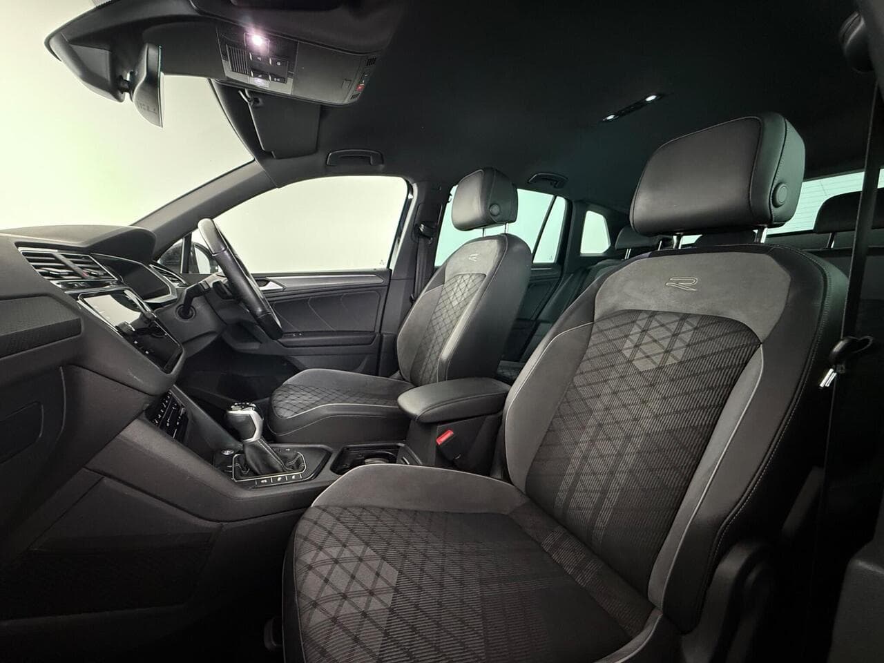 Volkswagen Tiguan thumbnail Seat Front Passenger