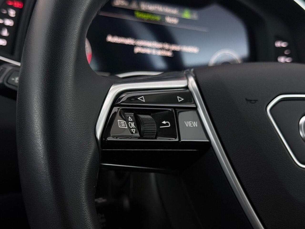 Audi A6 Saloon thumbnail Misc Controls