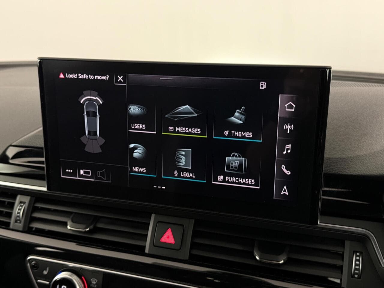 Audi A4 thumbnail Infotainment System
