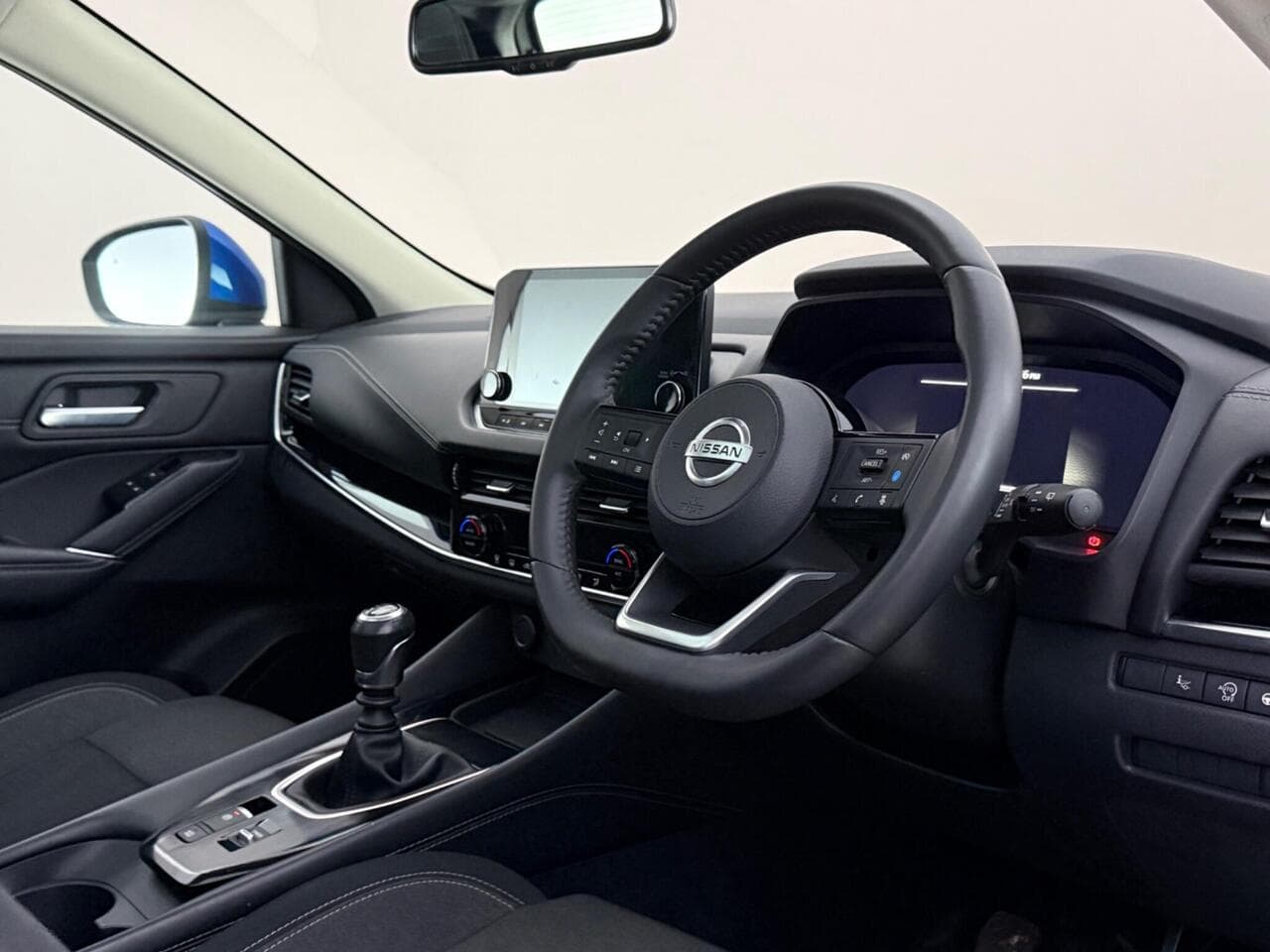 Nissan Qashqai thumbnail Interior Front