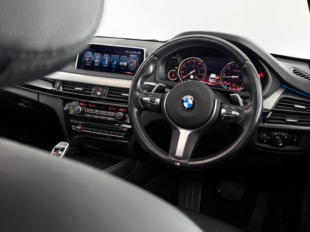 BMW X5 thumbnail Steering Wheel