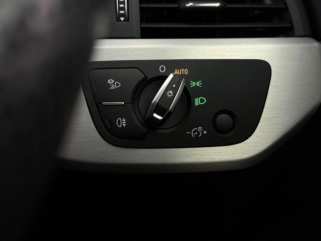 Audi A4 thumbnail Misc Controls