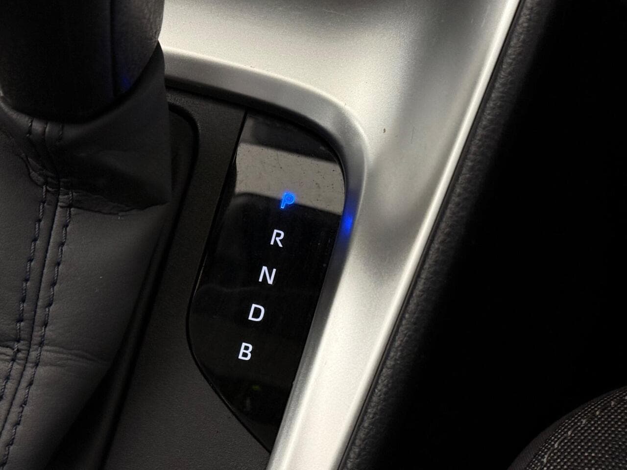 Toyota Yaris thumbnail Misc Controls