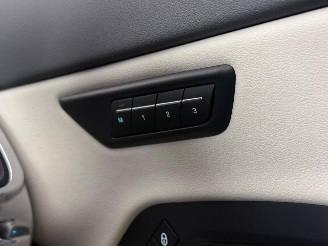 Jaguar E-PACE thumbnail Misc Controls