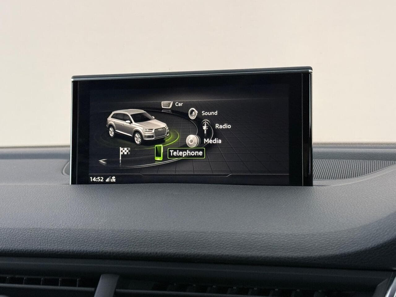 Audi Q7 thumbnail Infotainment System