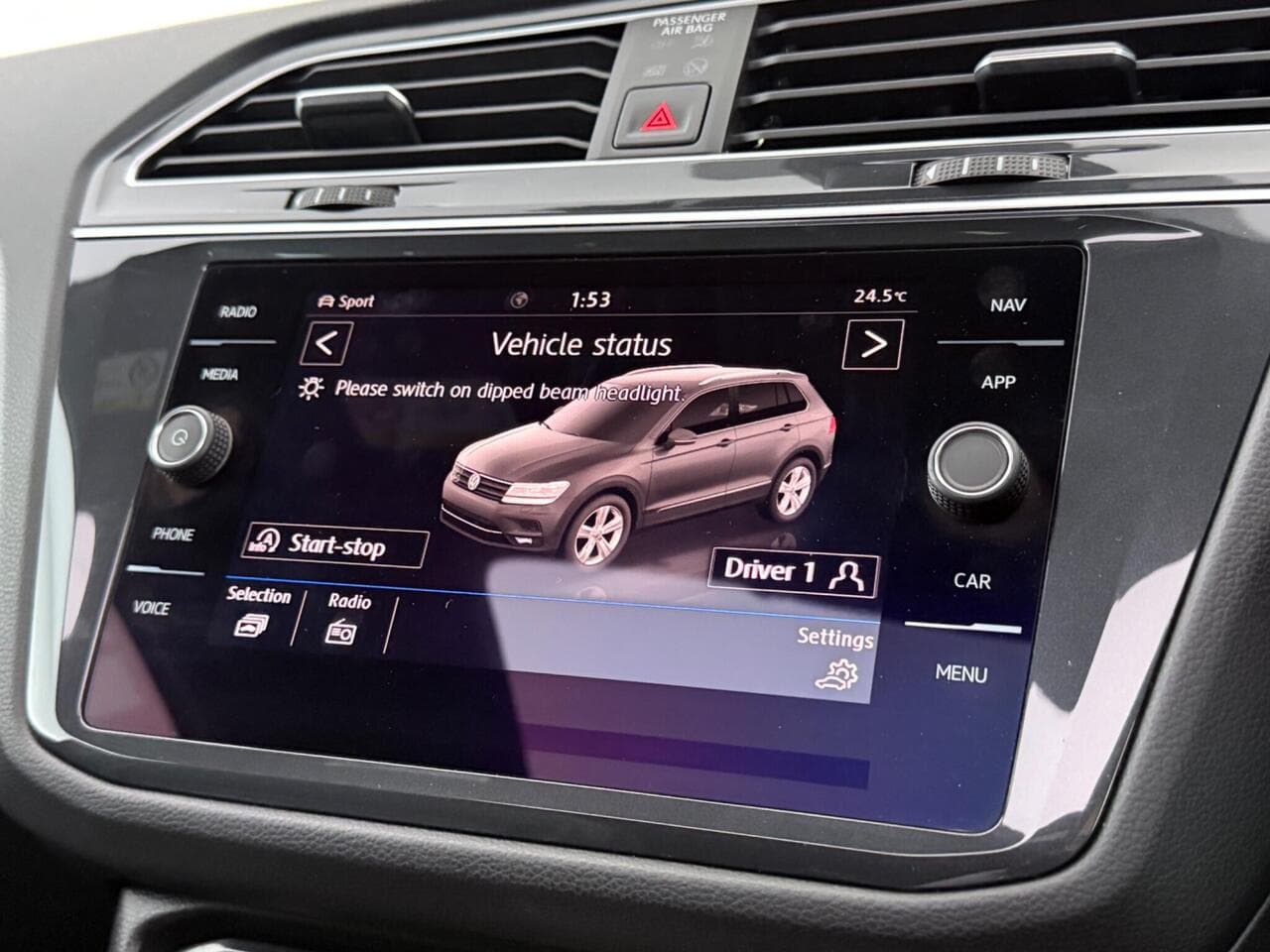 Volkswagen Tiguan thumbnail Infotainment System
