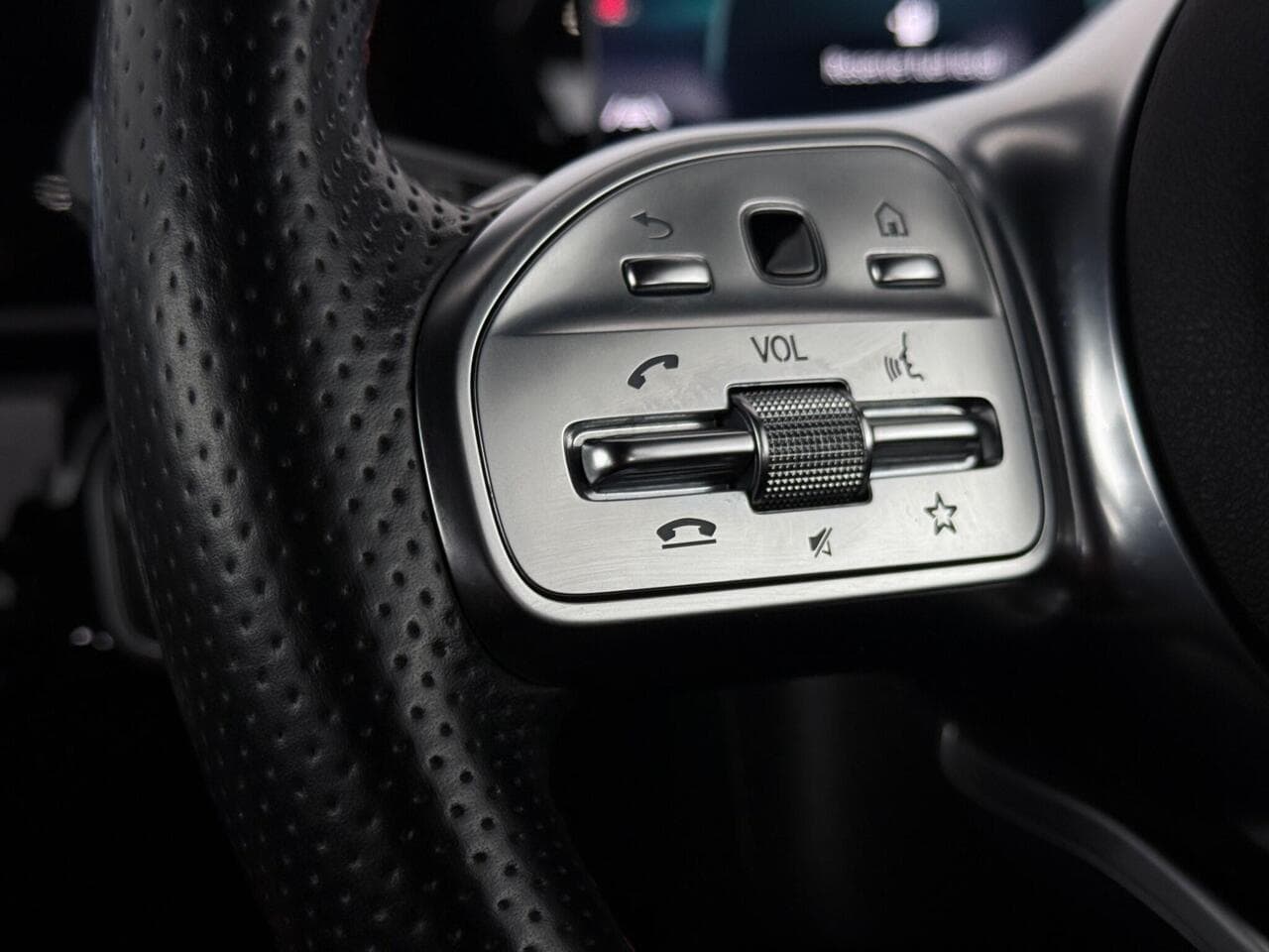 Mercedes-Benz A Class thumbnail Misc Controls