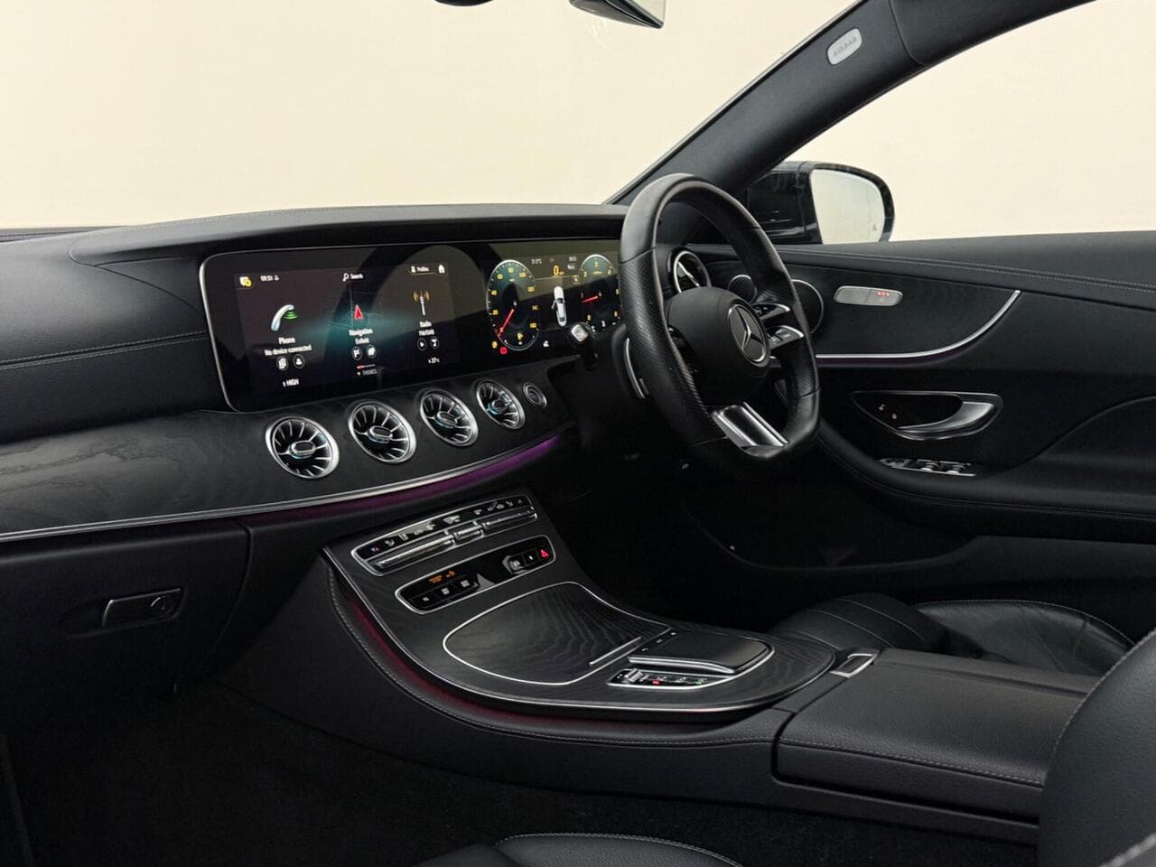 Mercedes-Benz E Class thumbnail Interior Front