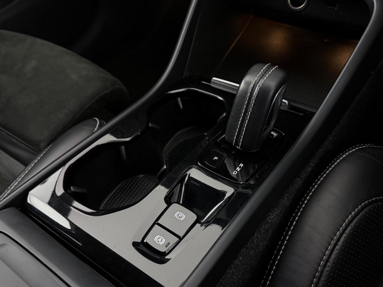 Volvo XC40 thumbnail Interior Front