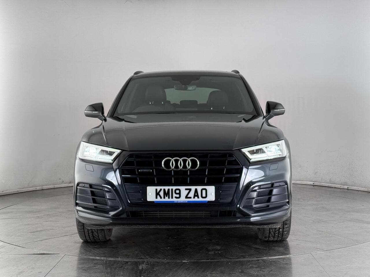 Audi Q5 thumbnail Front