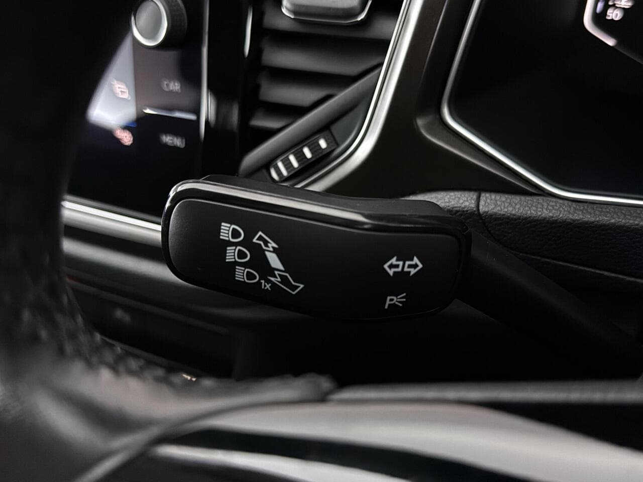Volkswagen T-Roc thumbnail Misc Controls