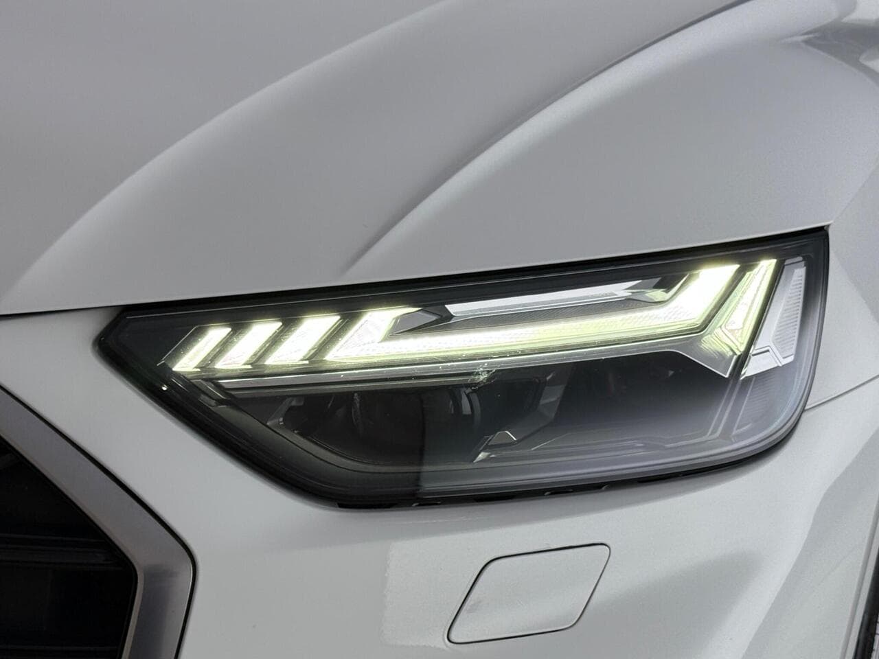 Audi Q5 thumbnail Lights Front