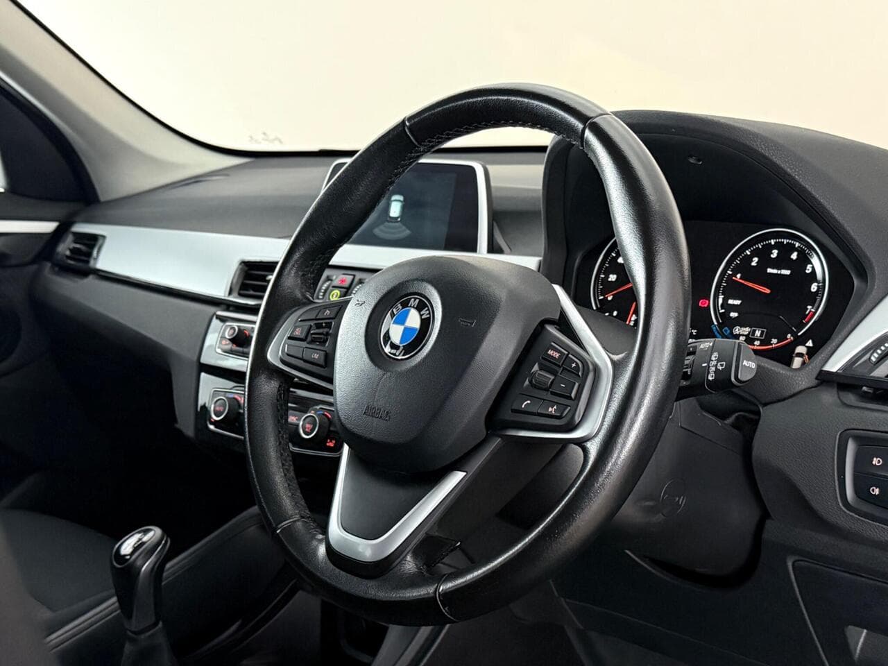 BMW X1 thumbnail Steering Wheel