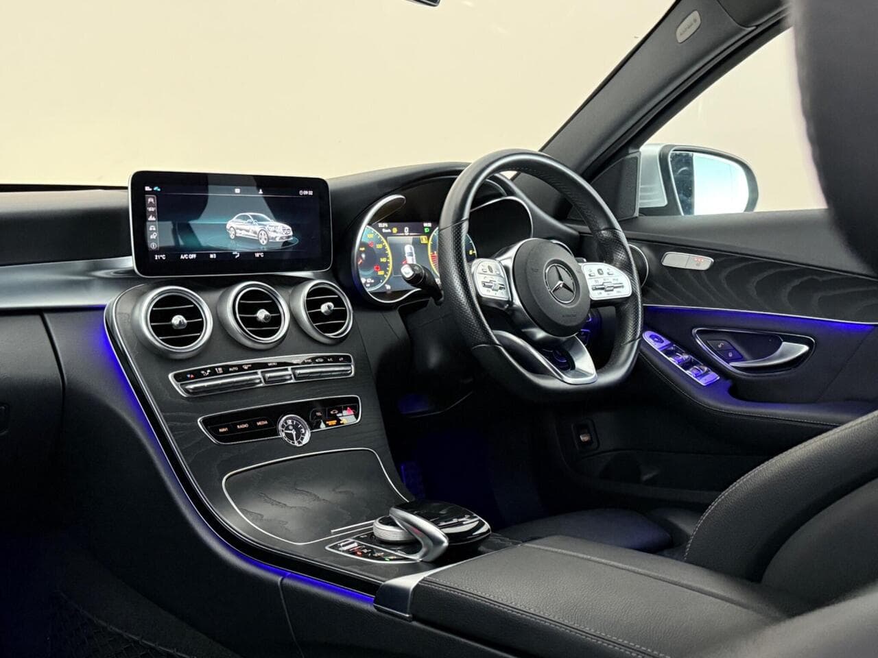 Mercedes-Benz C Class thumbnail Interior Front