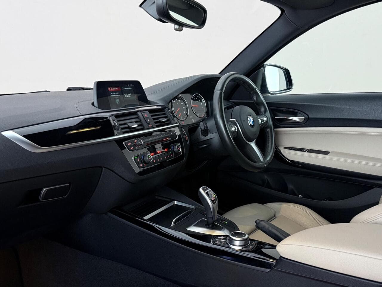 BMW 2 Series thumbnail Interior Front
