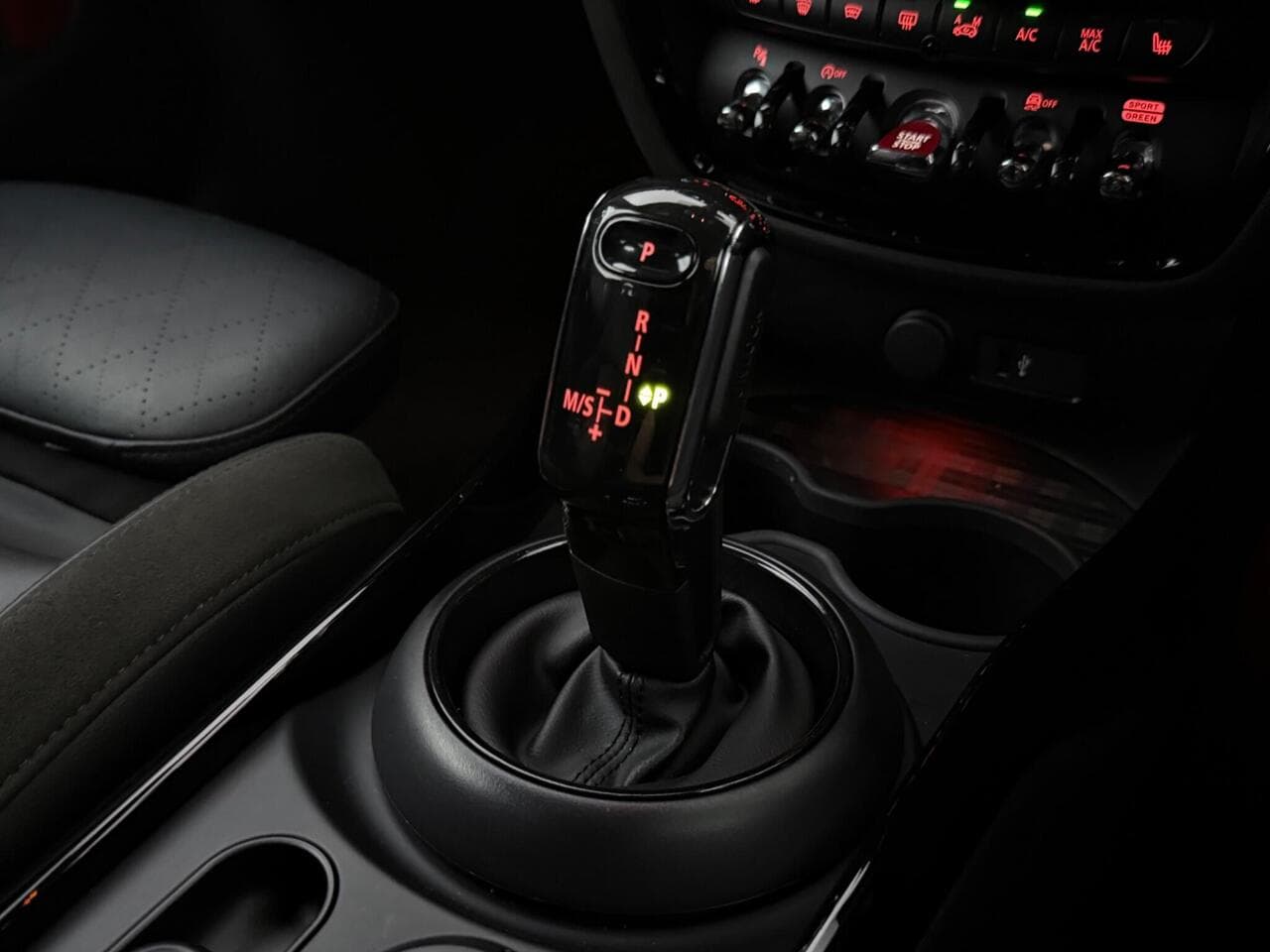 MINI Clubman thumbnail Interior Front