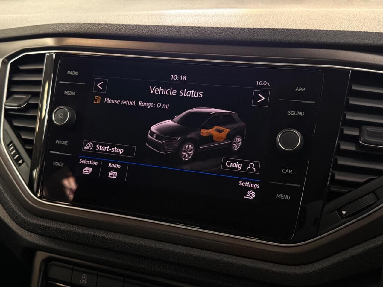 Volkswagen T-Roc thumbnail Infotainment System