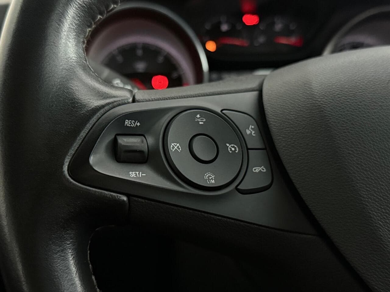 Vauxhall Astra thumbnail Misc Controls