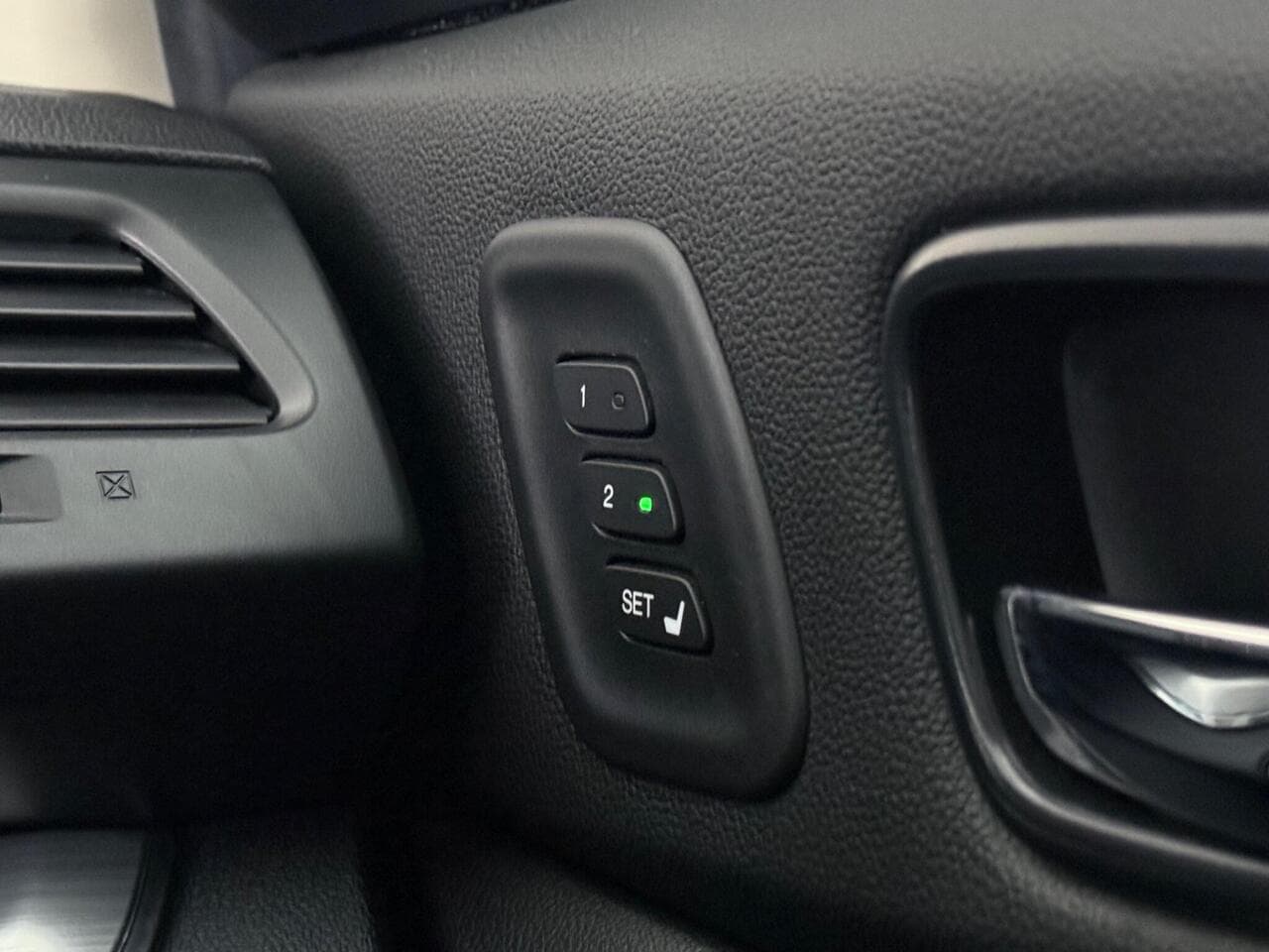 Honda CR-V thumbnail Misc Controls