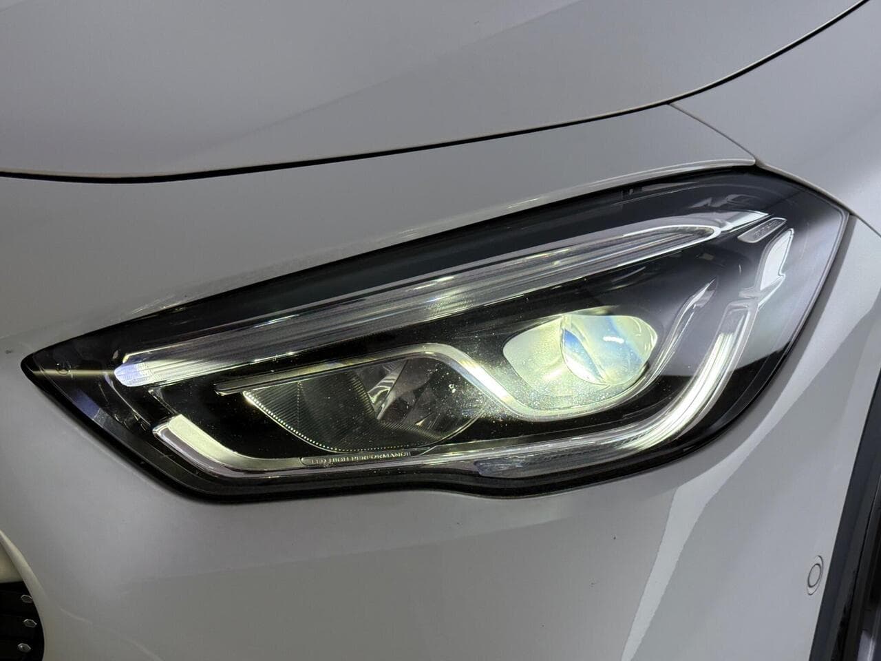 Mercedes-Benz GLA thumbnail Lights Front