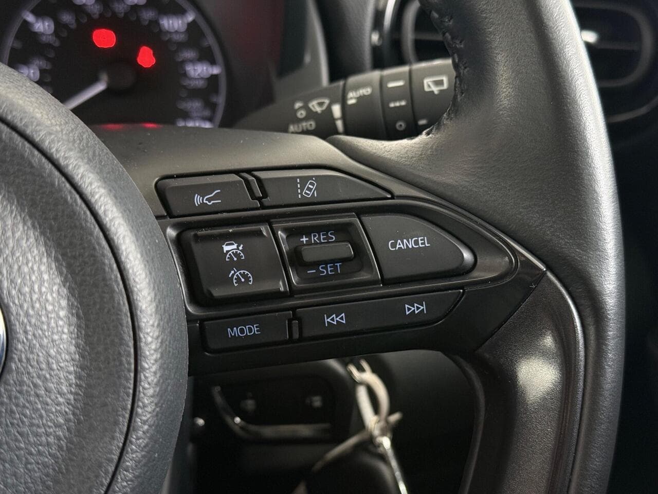 Toyota Yaris thumbnail Misc Controls