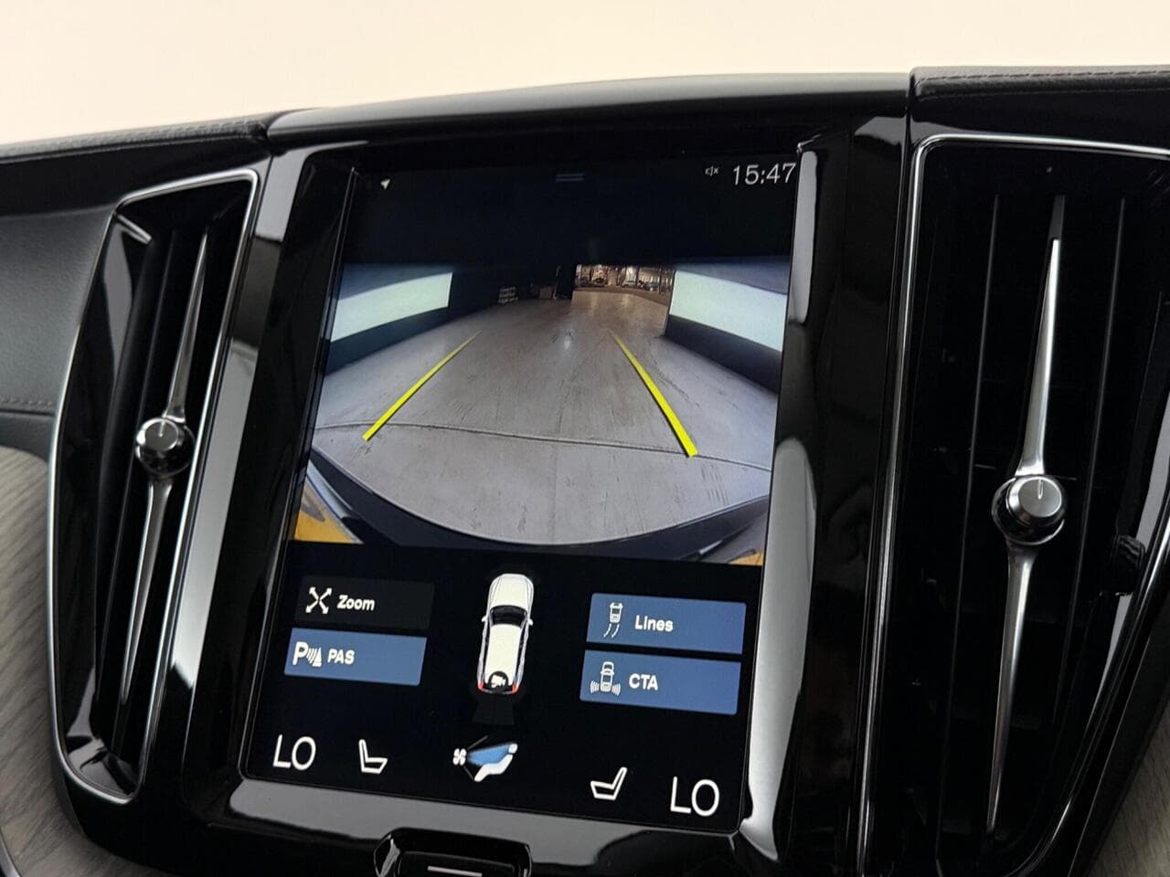 Volvo XC60 thumbnail Infotainment System