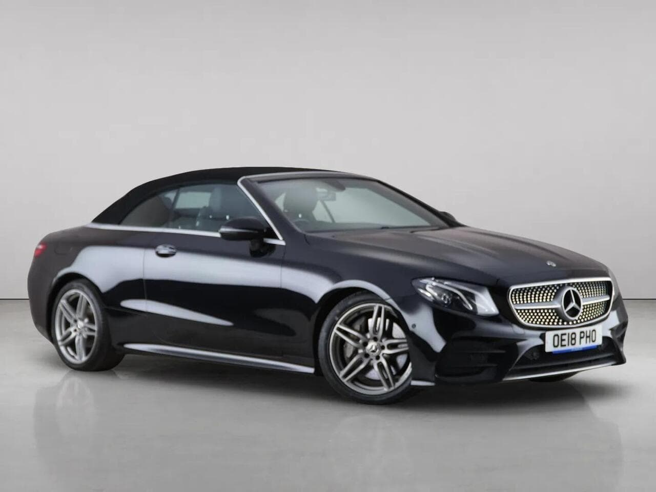 Mercedes-Benz E Class thumbnail Front Right