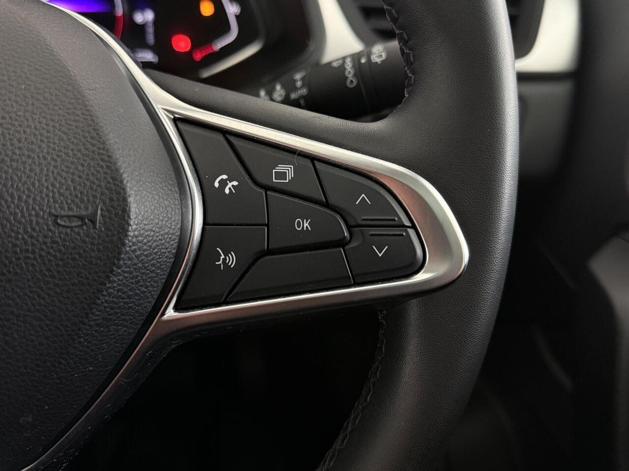 Renault Captur thumbnail Misc Controls